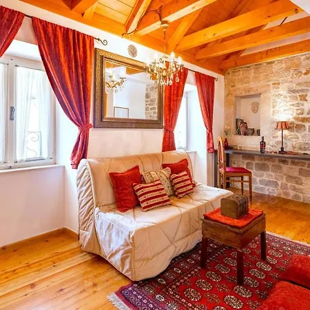 Pensión Luxe Ammarulla 4*
